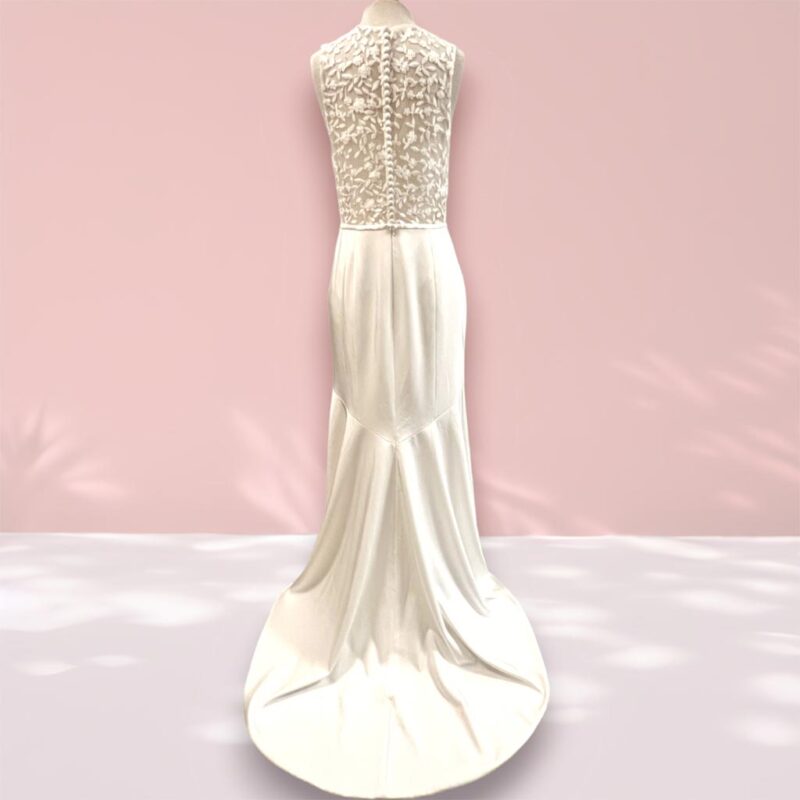 大きいサイズ レーストップスクープネック　ウェディングドレス